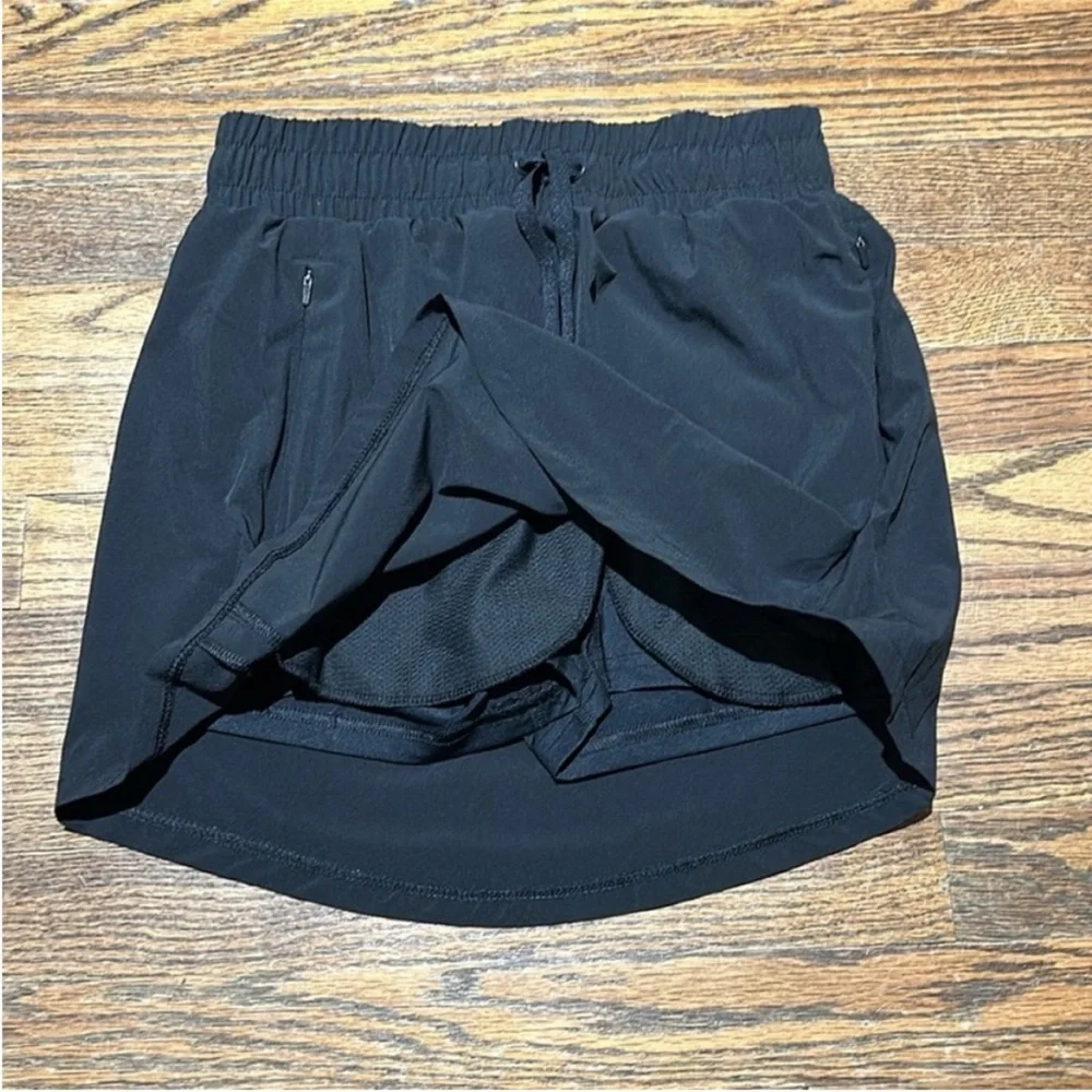 Women's Black Pull-On Active Skort with Zipper Pockets - Picture 2 of 2